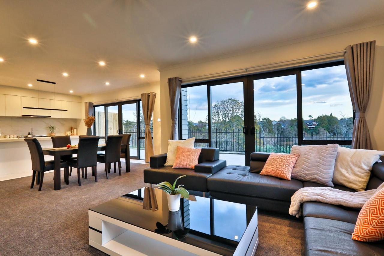 Amazing The Waikato River-View Brand New Villa With 4 Bedrooms Hamilton Zewnętrze zdjęcie