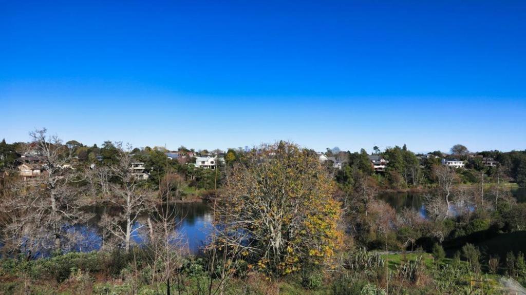 Amazing The Waikato River-View Brand New Villa With 4 Bedrooms Hamilton Zewnętrze zdjęcie