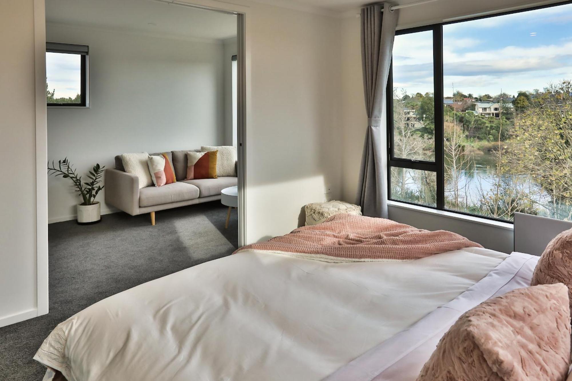 Amazing The Waikato River-View Brand New Villa With 4 Bedrooms Hamilton Zewnętrze zdjęcie